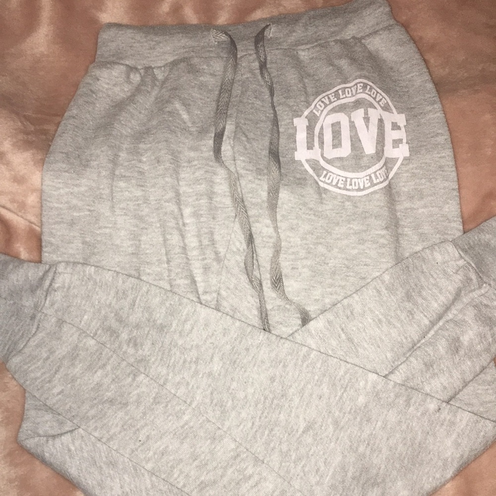 super cute flexible joggers $7!